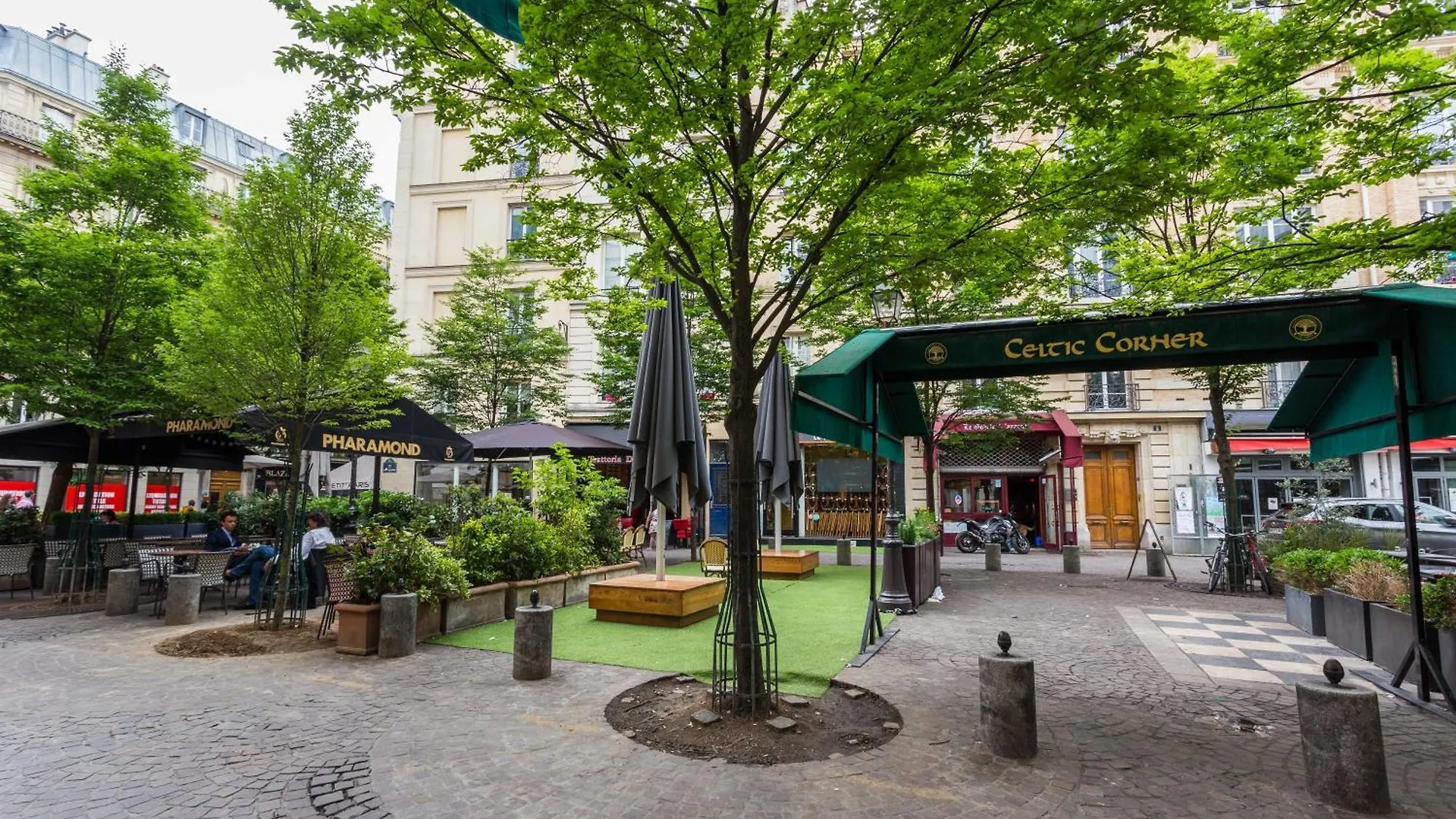Cosy In The Heart Of * Paris